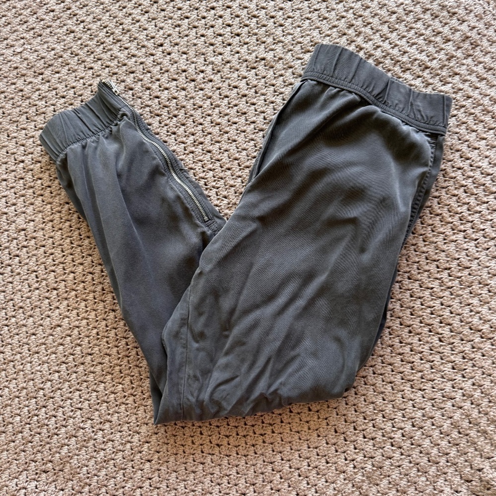 Gap joggers